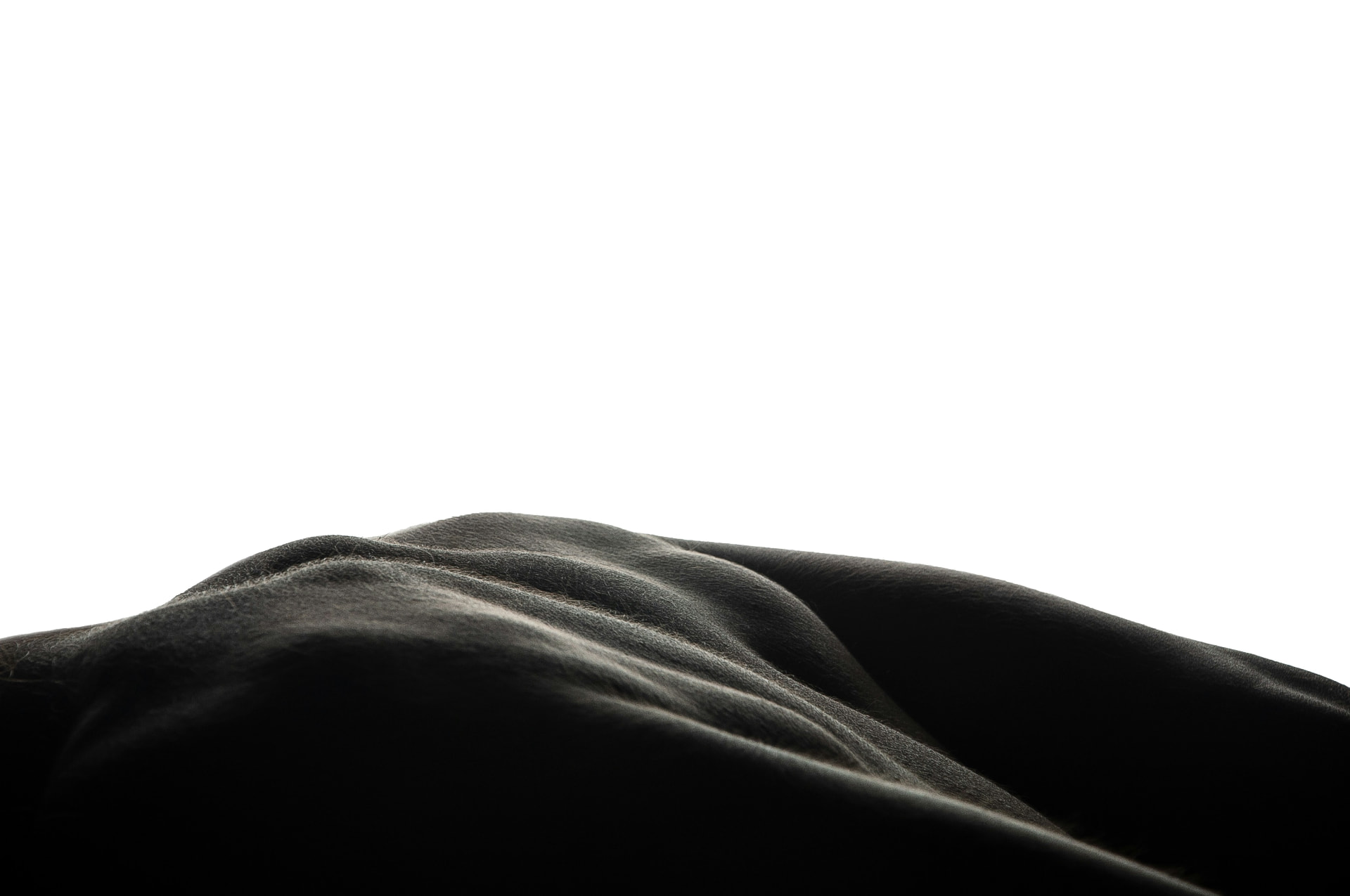 Soft monochrome study of body curves
